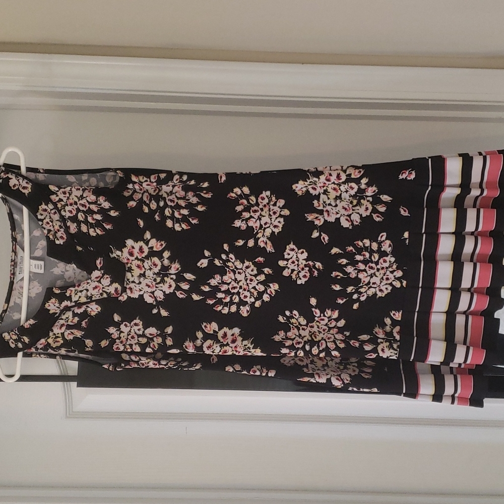 Summer dress that can be worn to work or dressed down. Fits like a dream